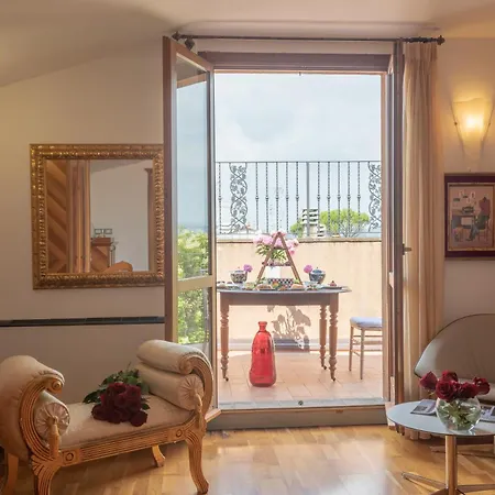 Hotel Boutique Al Grappolo D'oro 3*