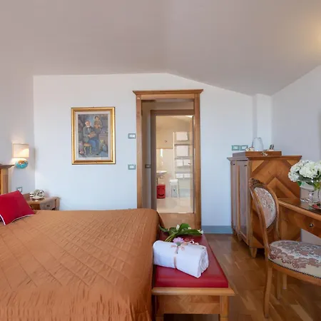 Boutique Al Grappolo D'oro Hotel Torgiano